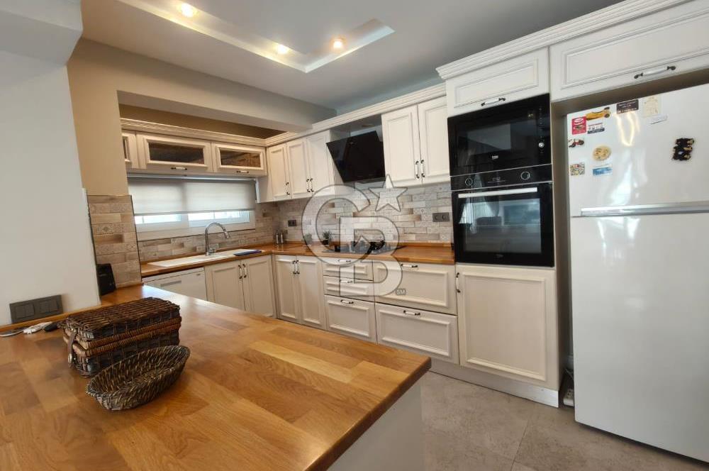 Alaçatı'da Havuzlu Müstakil Kiralık Villa