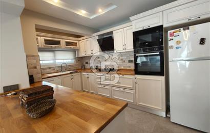 Alaçatı'da Havuzlu Müstakil Kiralık Villa
