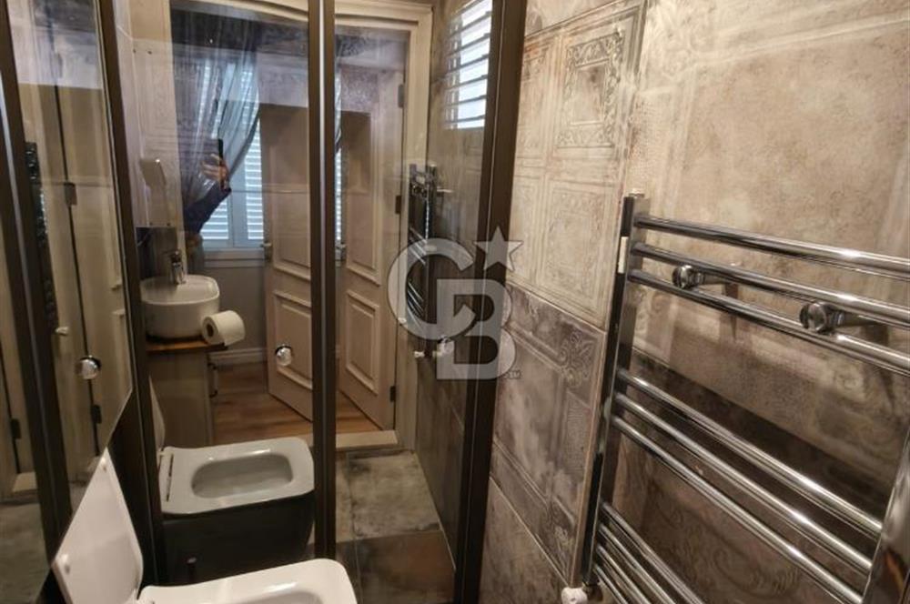 Alaçatı'da Havuzlu Müstakil Kiralık Villa