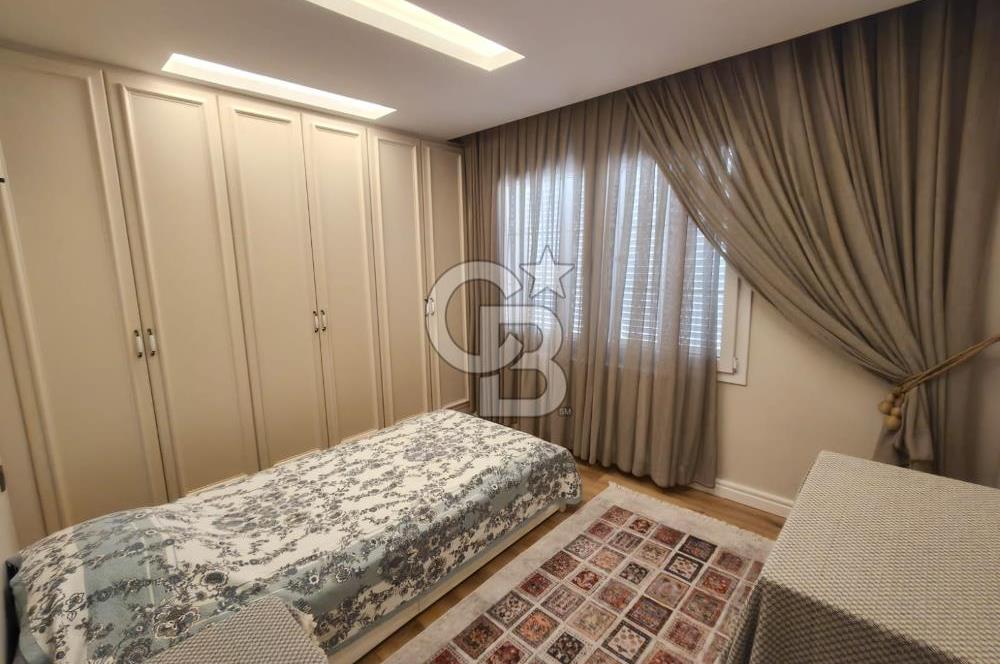 Alaçatı'da Havuzlu Müstakil Kiralık Villa
