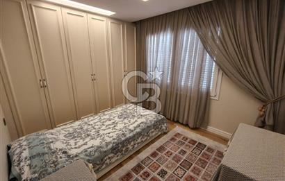 Alaçatı'da Havuzlu Müstakil Kiralık Villa