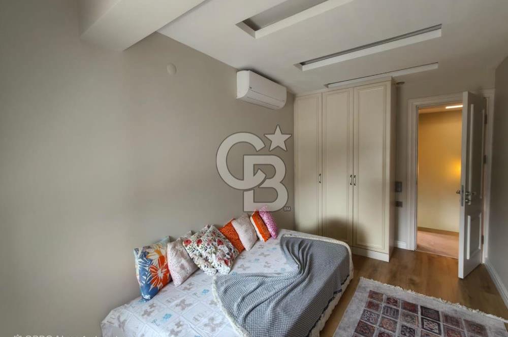 Alaçatı'da Havuzlu Müstakil Kiralık Villa