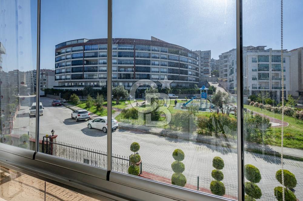 Güzelyalı Eğitim Mahallesinde Deniz Manzaralı Havuzlu Sitede 2+1