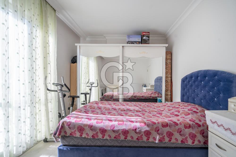 Güzelyalı Eğitim Mahallesinde Deniz Manzaralı Havuzlu Sitede 2+1