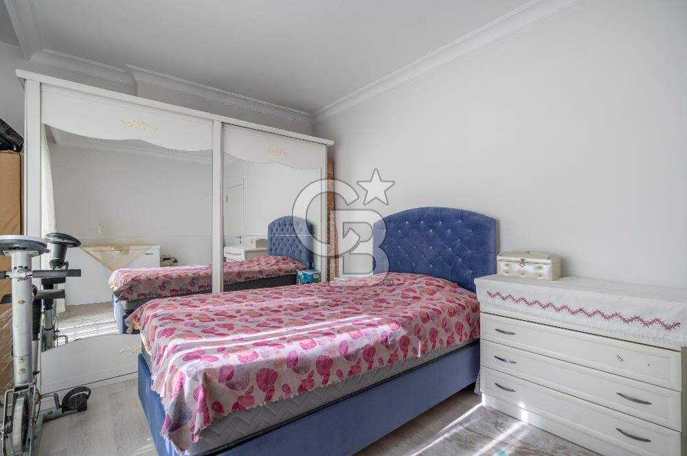Güzelyalı Eğitim Mahallesinde Deniz Manzaralı Havuzlu Sitede 2+1