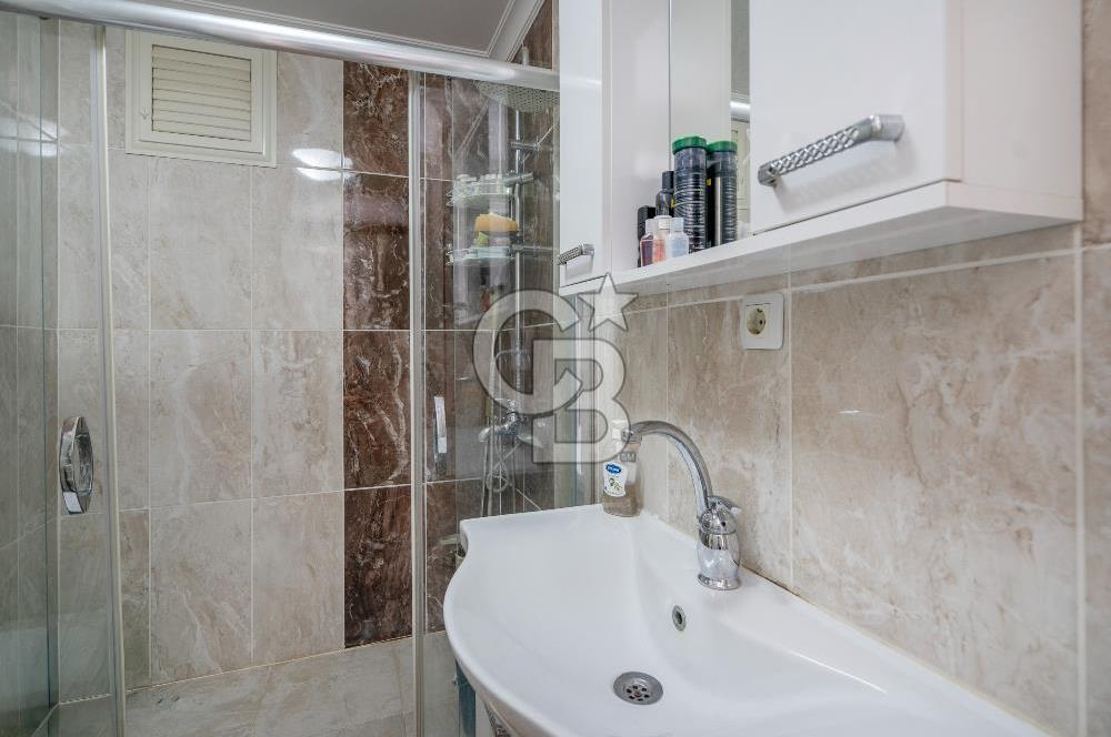 Güzelyalı Eğitim Mahallesinde Deniz Manzaralı Havuzlu Sitede 2+1