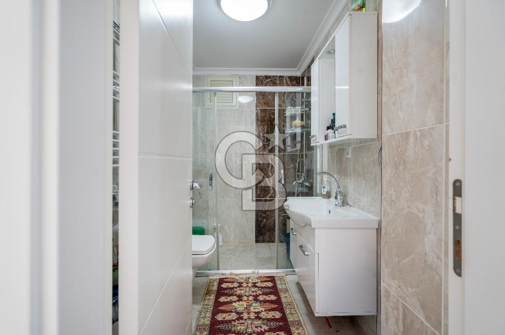 Güzelyalı Eğitim Mahallesinde Deniz Manzaralı Havuzlu Sitede 2+1