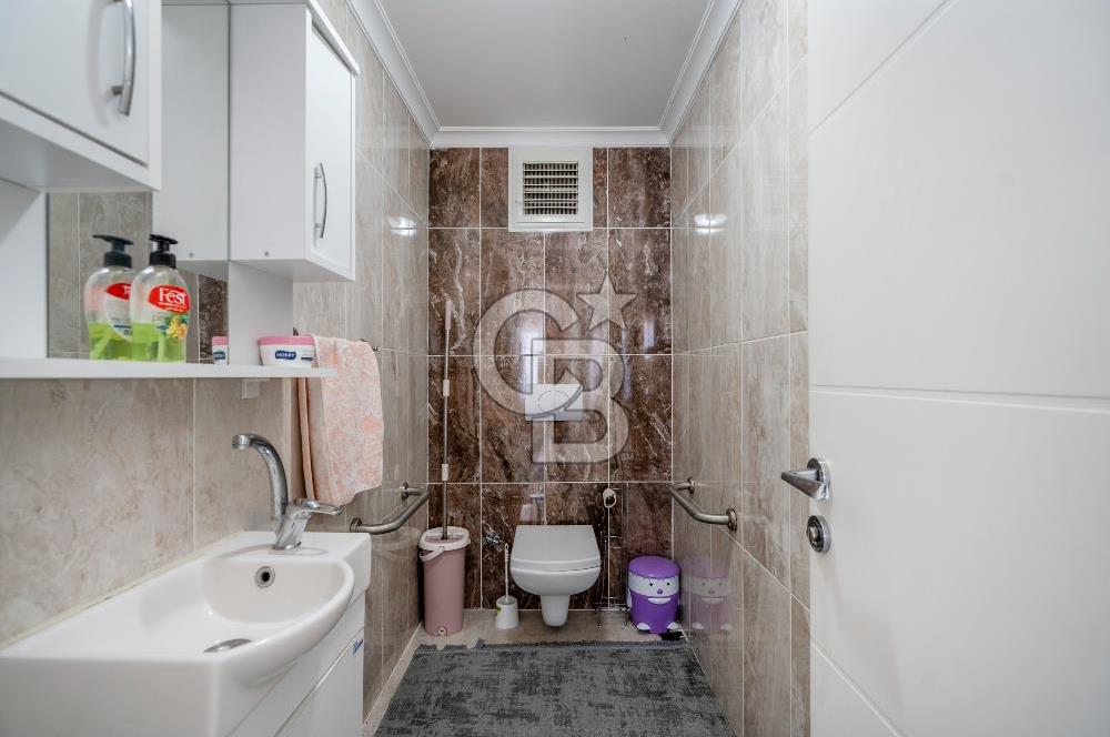 Güzelyalı Eğitim Mahallesinde Deniz Manzaralı Havuzlu Sitede 2+1