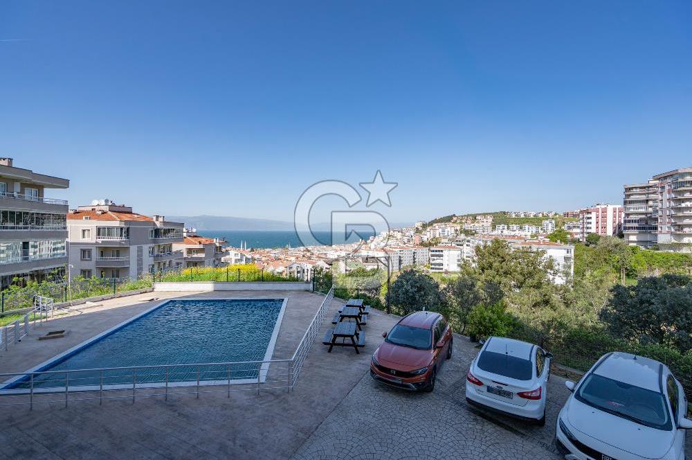 Güzelyalı Eğitim Mahallesinde Deniz Manzaralı Havuzlu Sitede 2+1