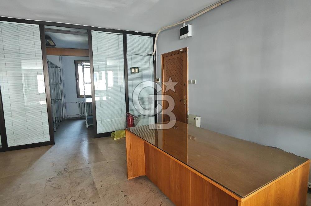 ŞİŞHANE OKÇU MUSA CADDESİ ÜZERİNDE 130M2, BOŞ OFİS KATI