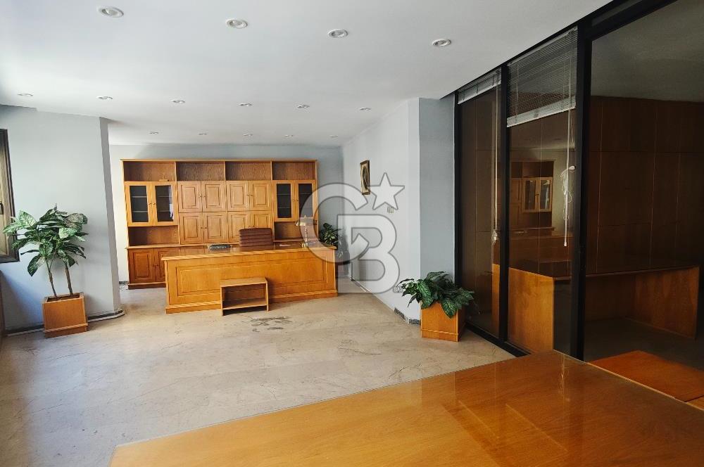 ŞİŞHANE OKÇU MUSA CADDESİ ÜZERİNDE 130M2, BOŞ OFİS KATI