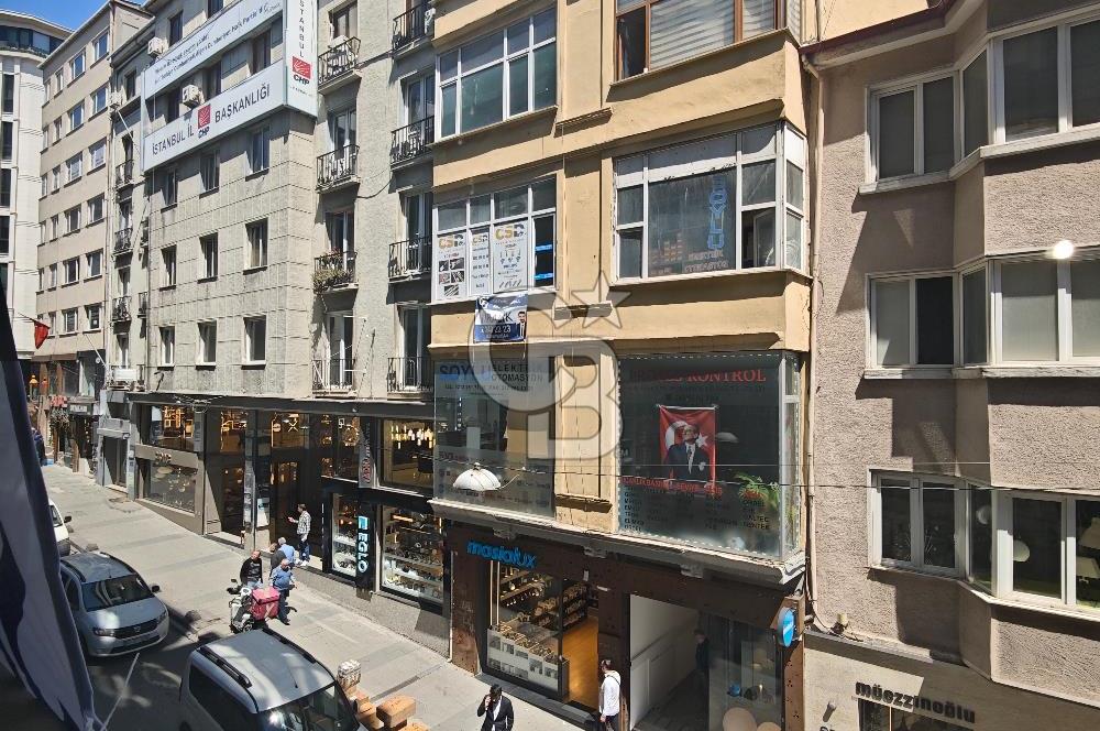 ŞİŞHANE OKÇU MUSA CADDESİ ÜZERİNDE 130M2, BOŞ OFİS KATI