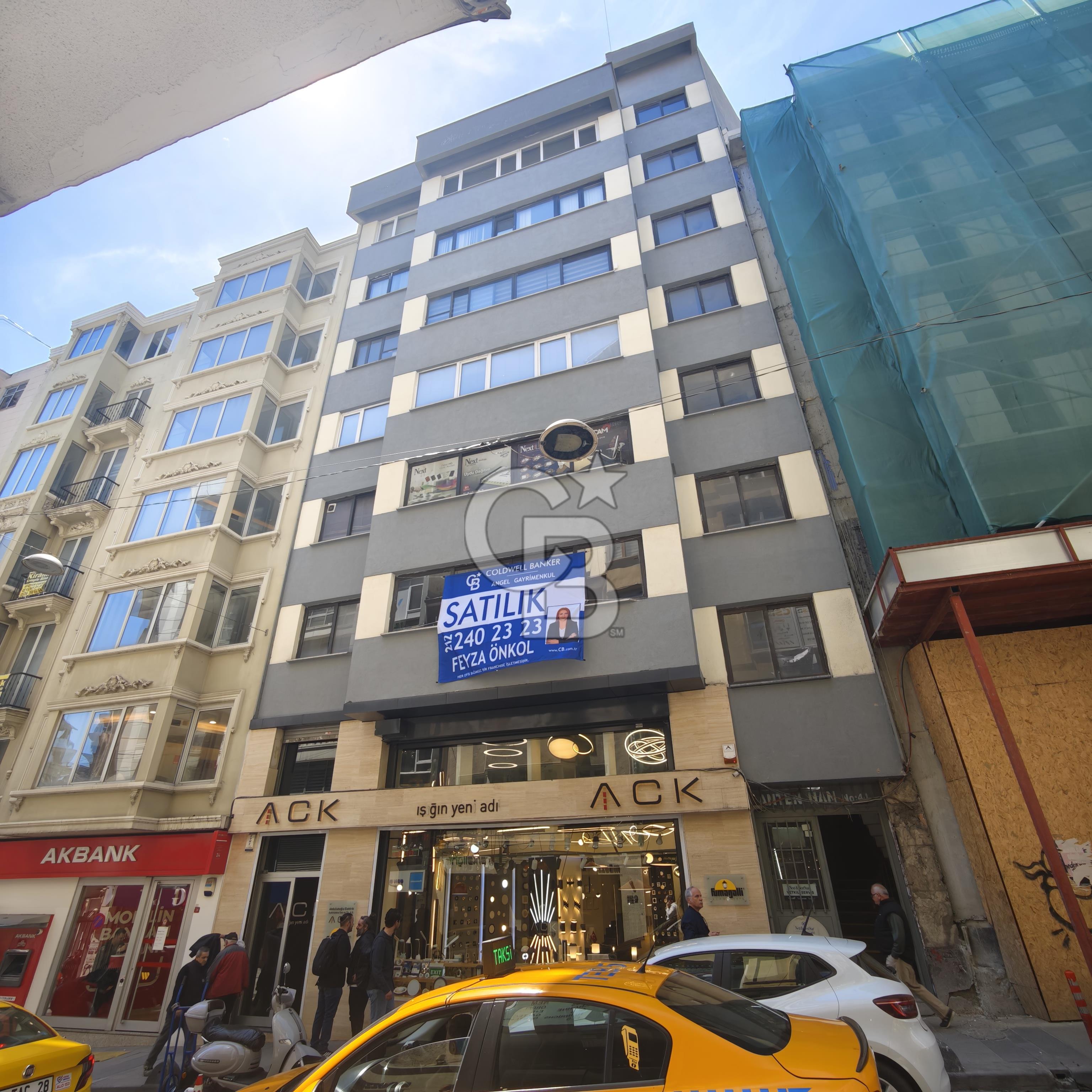 ŞİŞHANE OKÇU MUSA CADDESİ ÜZERİNDE 130M2, BOŞ OFİS KATI