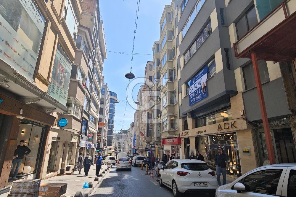 ŞİŞHANE OKÇU MUSA CADDESİ ÜZERİNDE 130M2, BOŞ OFİS KATI