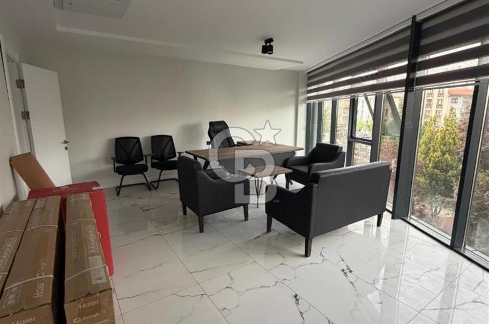 İSTASYON CADDESİ'NDE OTURUMA HAZIR MODERN 1+1 KİRALIK OFİS