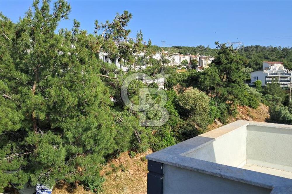 Akbükte Kiralık Deniz Manzaralı 3+1 Bahçe Tripleks