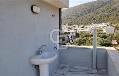 Akbükte Kiralık Deniz Manzaralı 3+1 Bahçe Tripleks