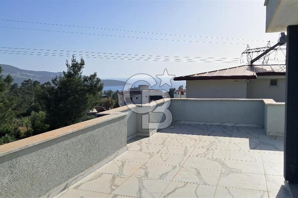 Akbükte Kiralık Deniz Manzaralı 3+1 Bahçe Tripleks