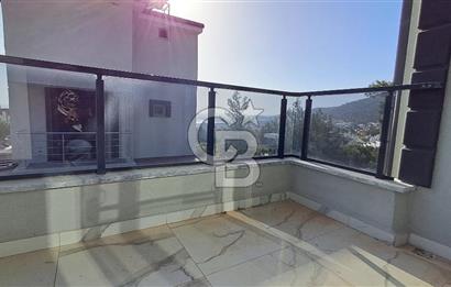 Akbükte Kiralık Deniz Manzaralı 3+1 Bahçe Tripleks