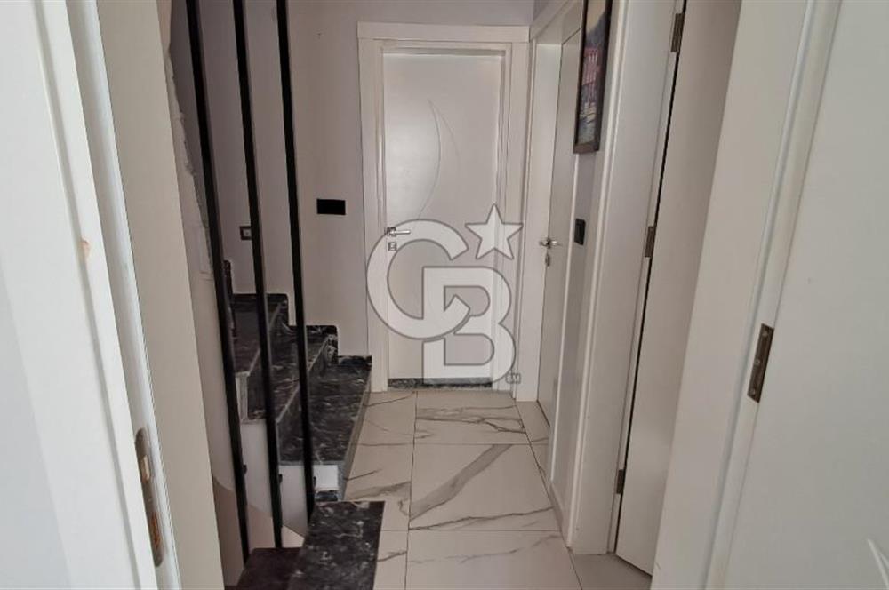 Akbükte Kiralık Deniz Manzaralı 3+1 Bahçe Tripleks