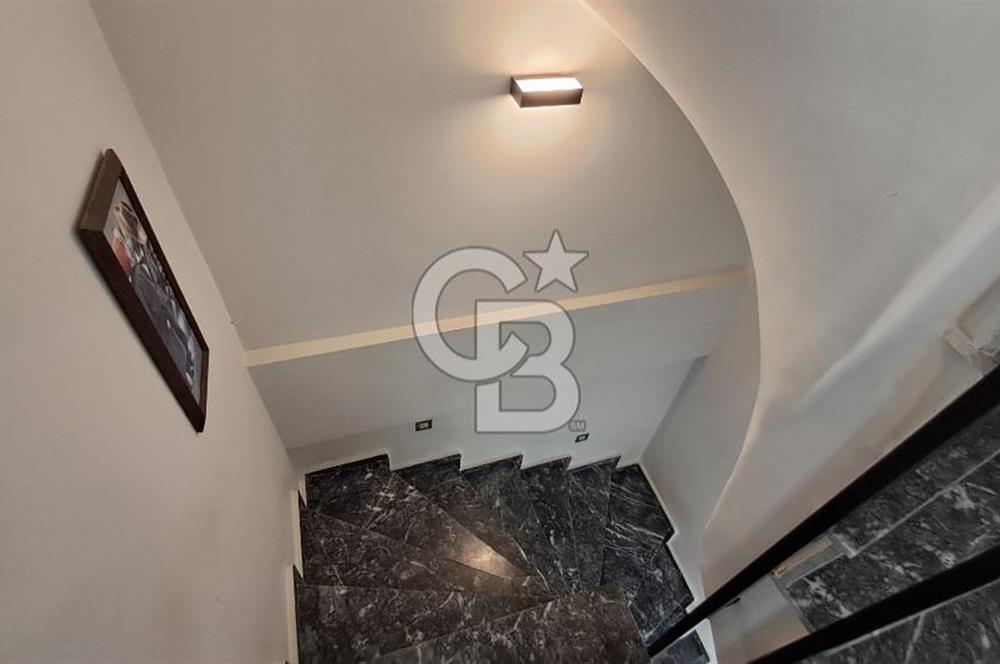 Akbükte Kiralık Deniz Manzaralı 3+1 Bahçe Tripleks