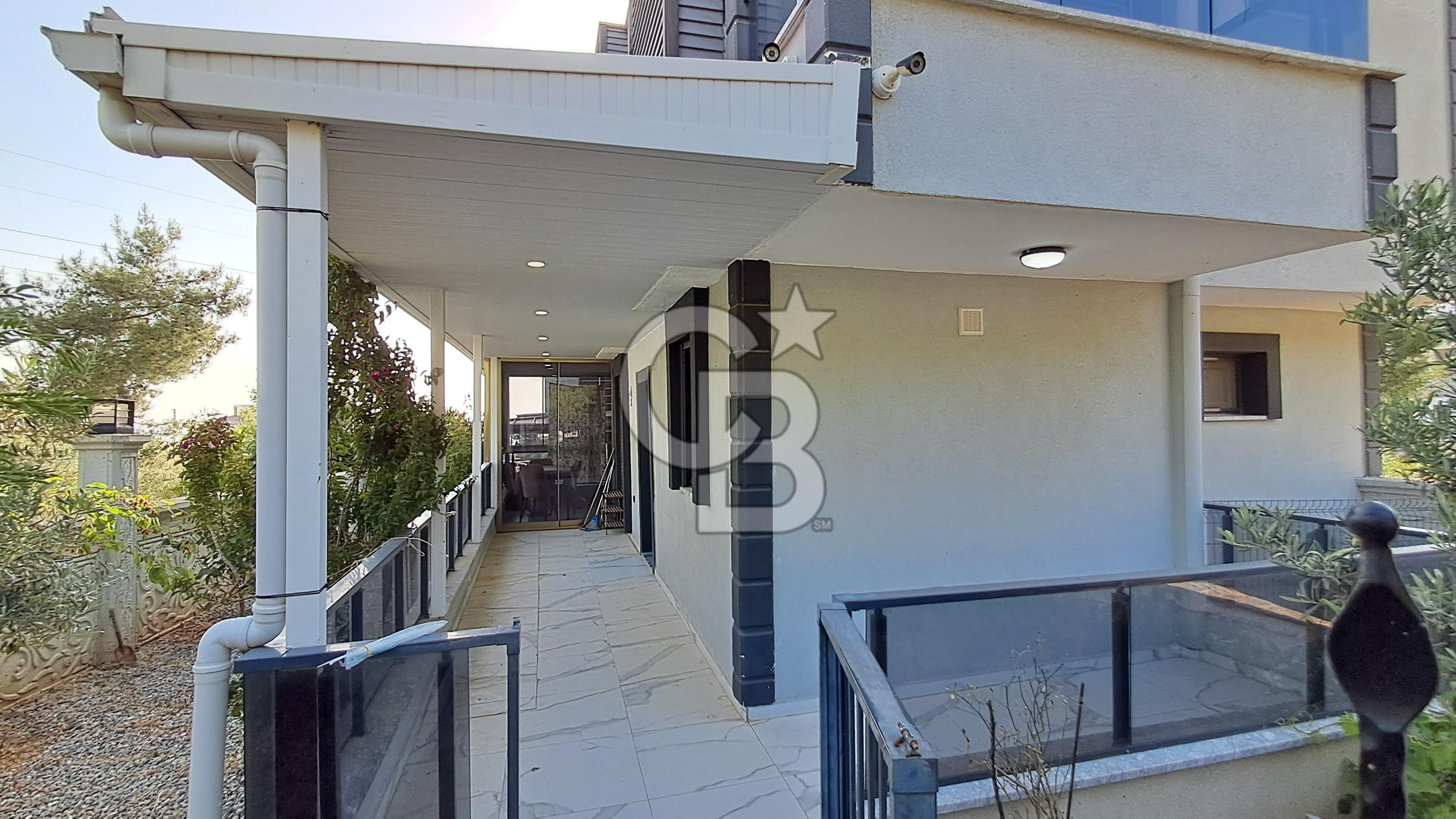 Akbükte Kiralık Deniz Manzaralı 3+1 Bahçe Tripleks