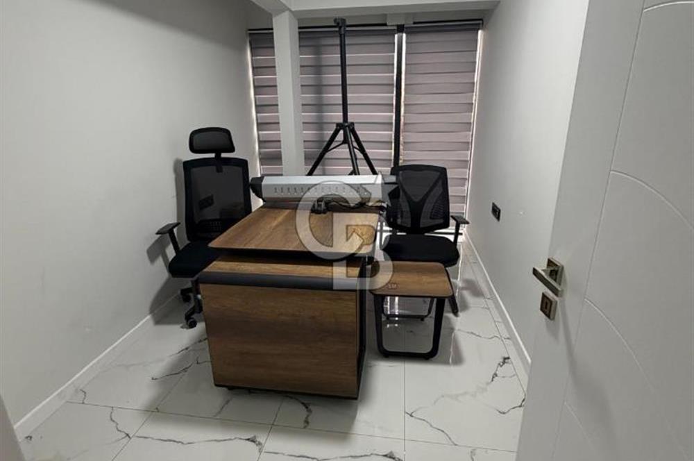 İSTASYON CADDESİ'NDE OTURUMA HAZIR MODERN 1+1 KİRALIK OFİS