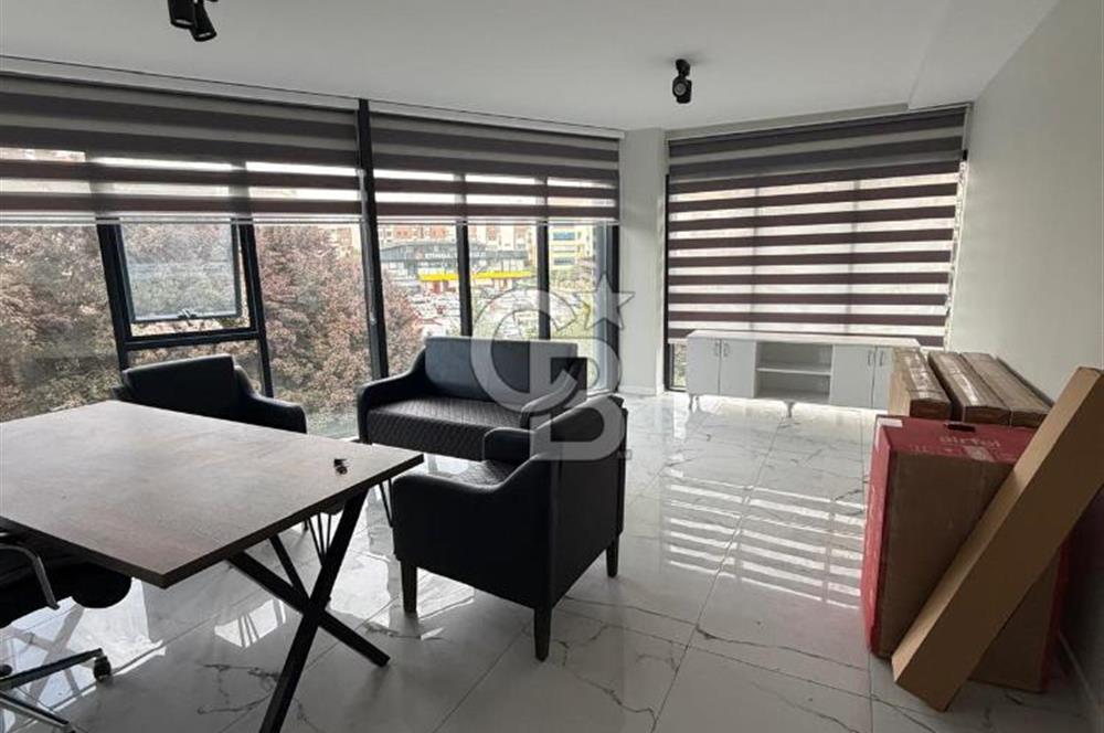 İSTASYON CADDESİ'NDE OTURUMA HAZIR MODERN 1+1 KİRALIK OFİS