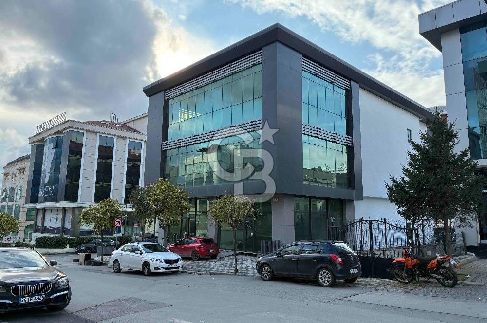 Şerifali'de komple satılık bina