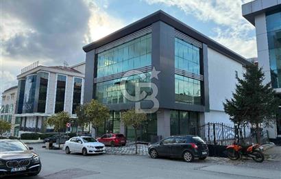 Şerifali'de komple satılık bina