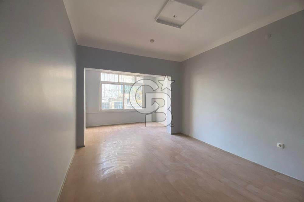 Karşıyaka Çarşı da 300 M2 Kiralık İşyeri