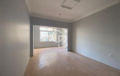 Karşıyaka Çarşı da 300 M2 Kiralık İşyeri