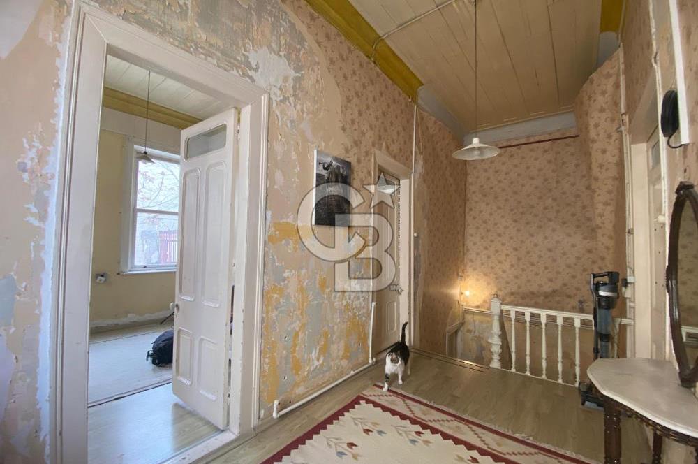 Güzelyalı da Satılık 7 Odalı Tarihi Köşk