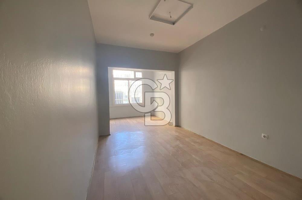 Karşıyaka Çarşı da 300 M2 Kiralık İşyeri