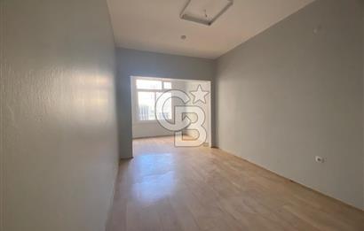 Karşıyaka Çarşı da 300 M2 Kiralık İşyeri