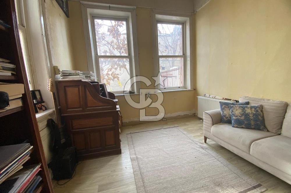 Güzelyalı da Satılık 7 Odalı Tarihi Köşk