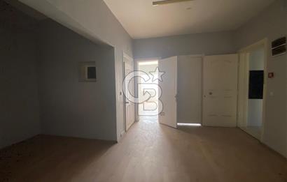 Karşıyaka Çarşı da 300 M2 Kiralık İşyeri