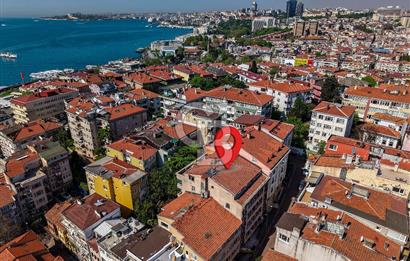 ÇIRAĞAN'DA 43M2 TERAS BAHÇELİ, OTOPARKLI, 130M2, 2+1 DAİRE