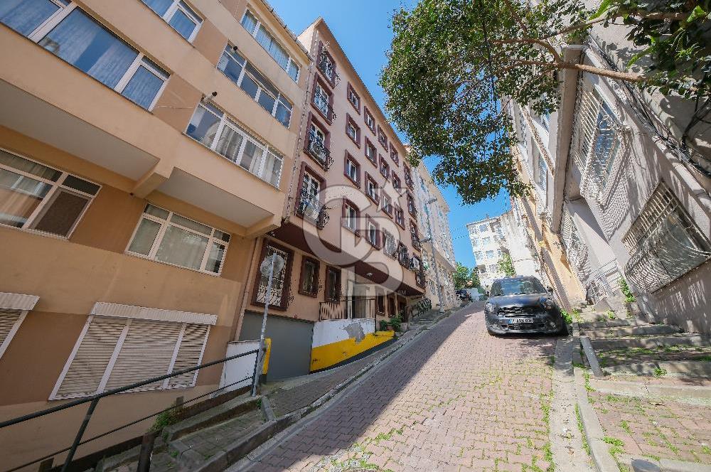 ÇIRAĞAN'DA 43M2 TERAS BAHÇELİ, OTOPARKLI, 130M2, 2+1 DAİRE
