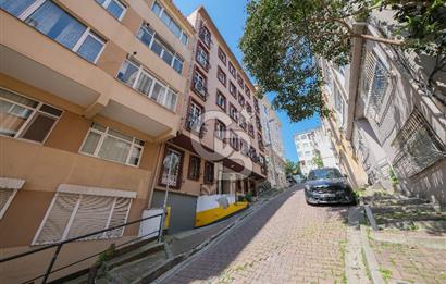 ÇIRAĞAN'DA 43M2 TERAS BAHÇELİ, OTOPARKLI, 130M2, 2+1 DAİRE