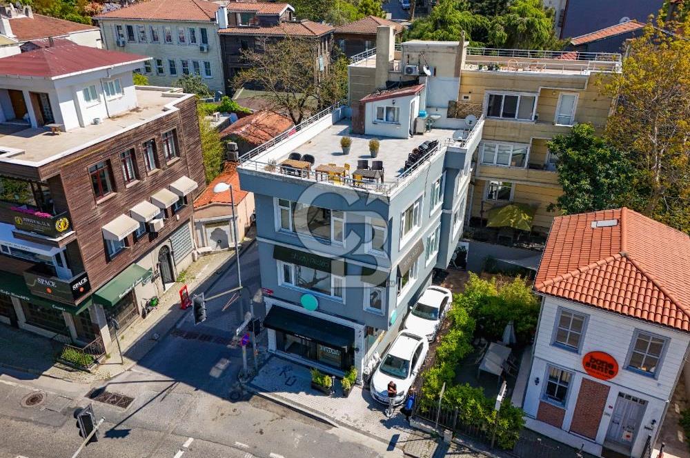 Kandilli Sahilde Satılık 4 katlı Yol Yalısı