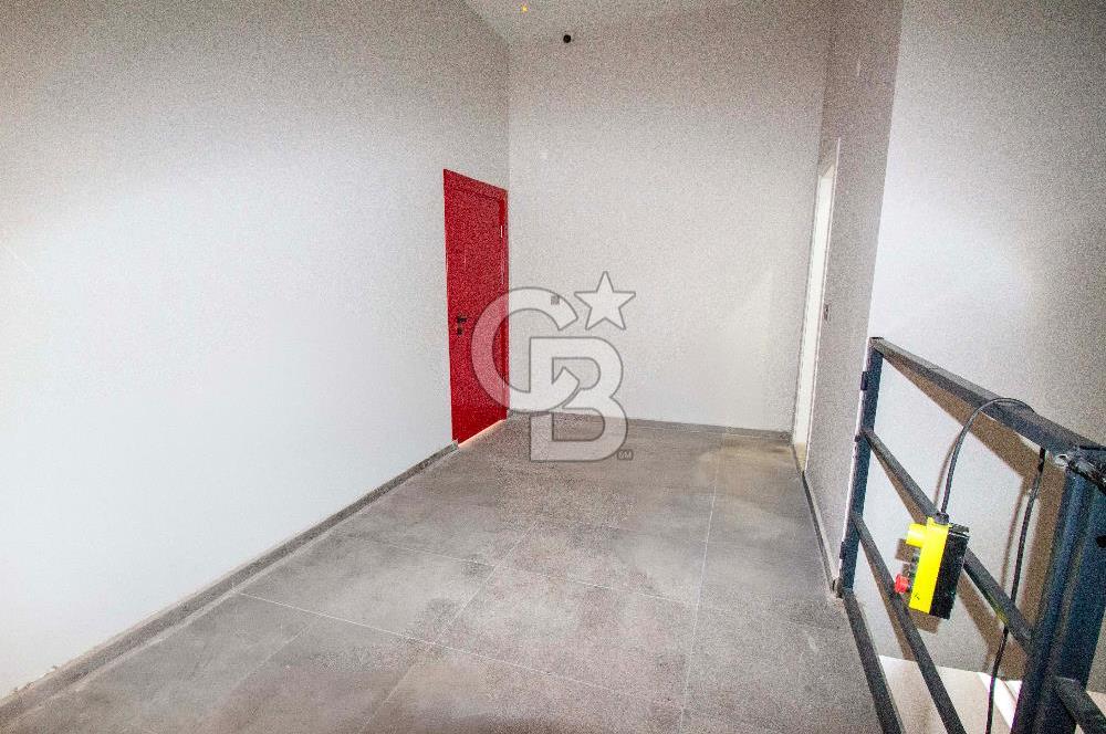 CB EAGLE'dan ÇEVRE YOLU ÜZERİNDE 600 m² SATILIK İŞ YERİ
