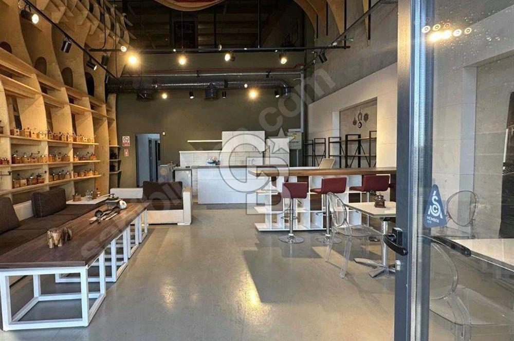 Gaziemir'de 1500 M2 Üretim,Depo, Ofis Ve Showroom