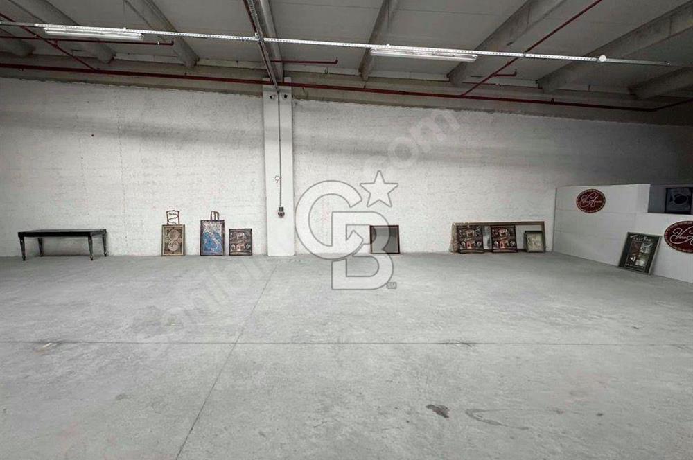 Gaziemir'de 1500 M2 Üretim,Depo, Ofis Ve Showroom