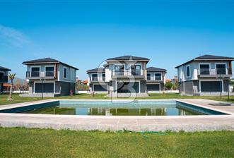 Denize Yakın , Site İçi , Havuzlu , Güvenlikli Lüks Villa - 1 - 349153
