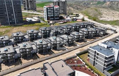 SAKA VİLLA SİTESİNDE SATILIK 6+2 VİLLA