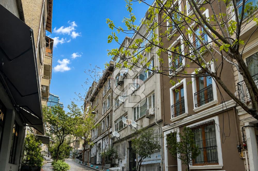 Taksim ve Cihangir'e Yürüme Mesafesi-Satılık 1+1 | Airbnb Uygun