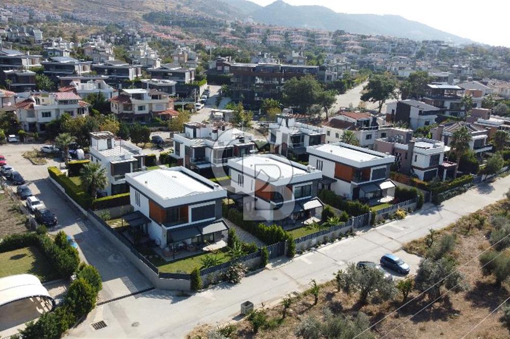 Güzelbahçe Kahramandere'de Fırsat Havuzlu 4+2 Lüks Villa