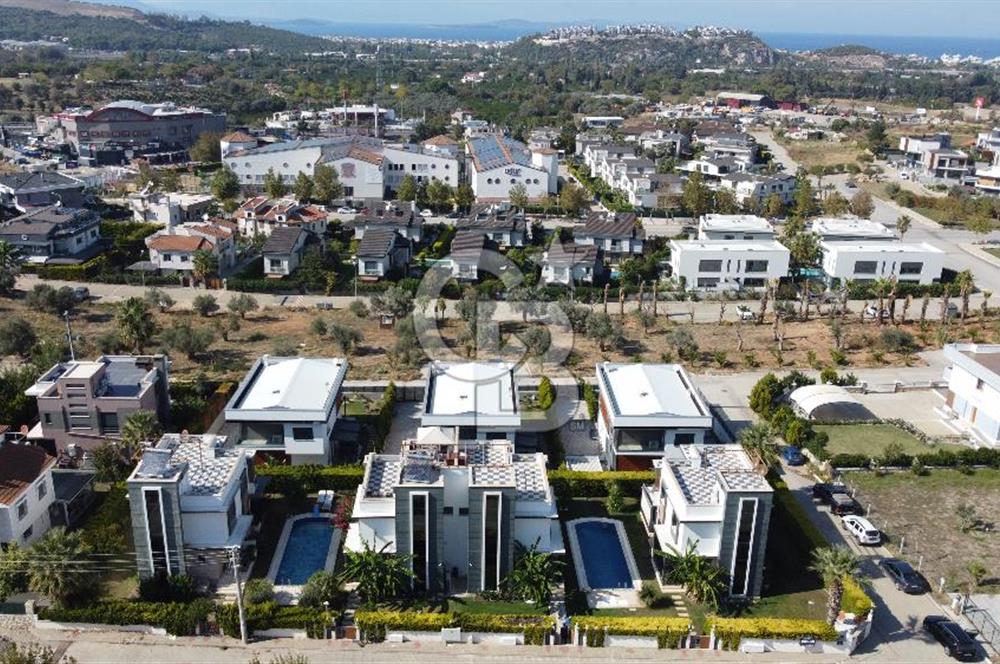 Güzelbahçe Kahramandere'de Fırsat Havuzlu 4+2 Lüks Villa