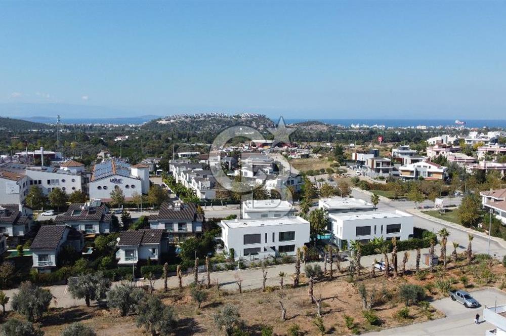 Güzelbahçe Kahramandere'de Fırsat Havuzlu 4+2 Lüks Villa